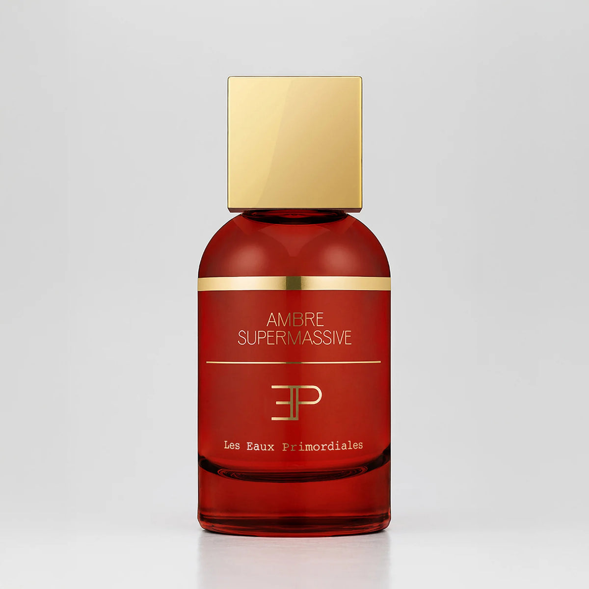 Flacon Ambre Supermassive sur fond blanc