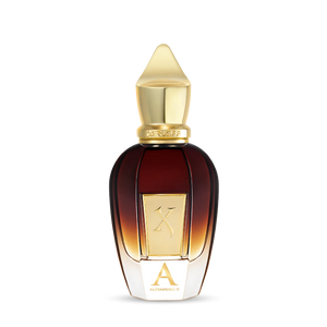 Flacon du parfum Alexandria II de Xerjoff, fragrance de niche oud ambrée sur fond blanc